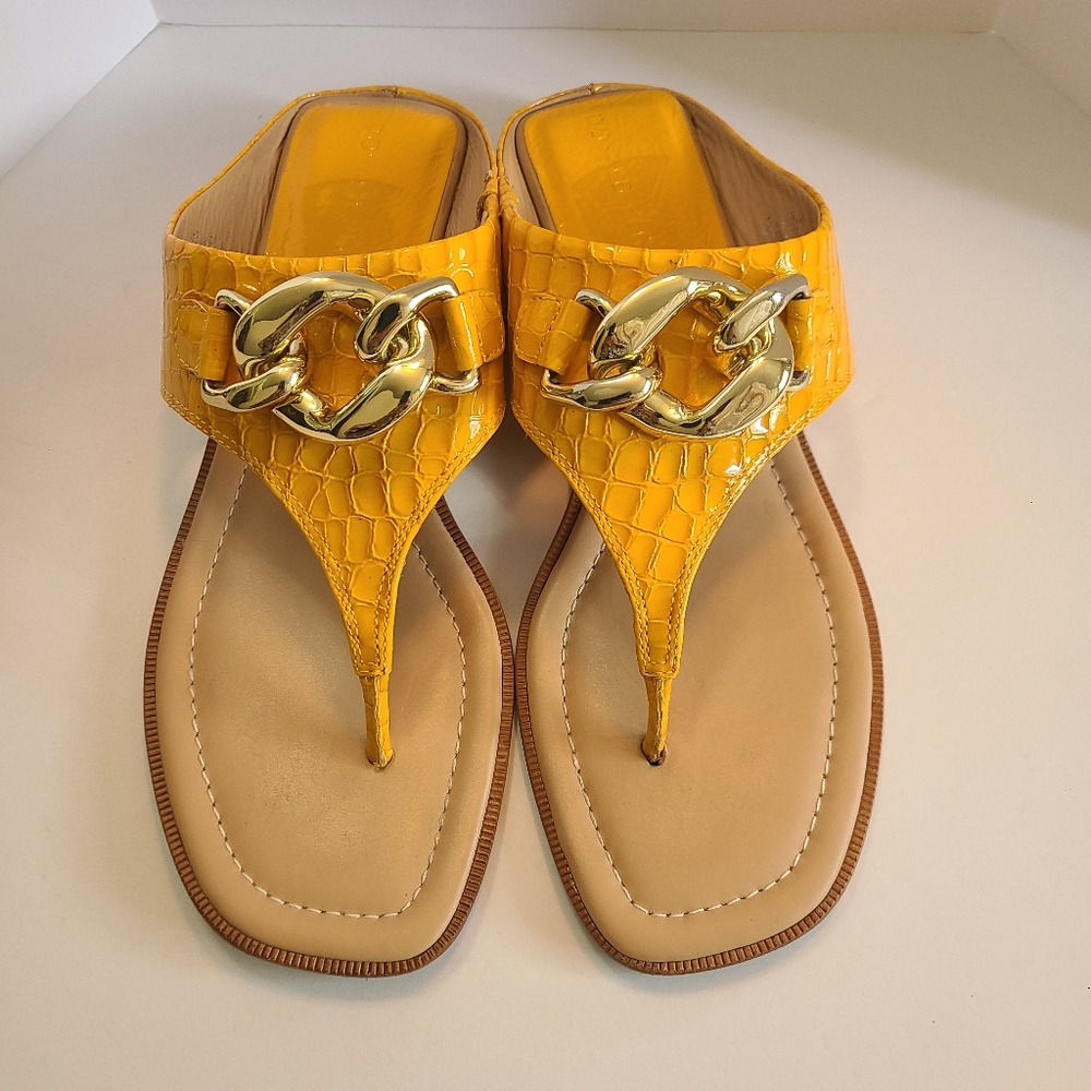 Donald Pliner Summer Louise Casual ComfyYellow Sun Gold Patent Thong Style Sz 9M